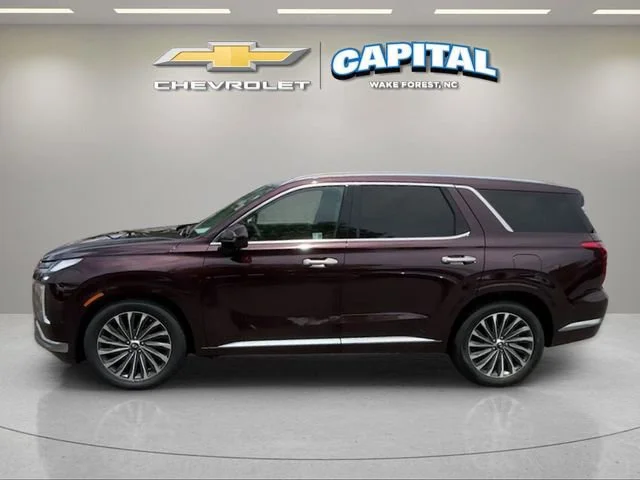 Used 2024 Red Hyundai Calligraphy image 2