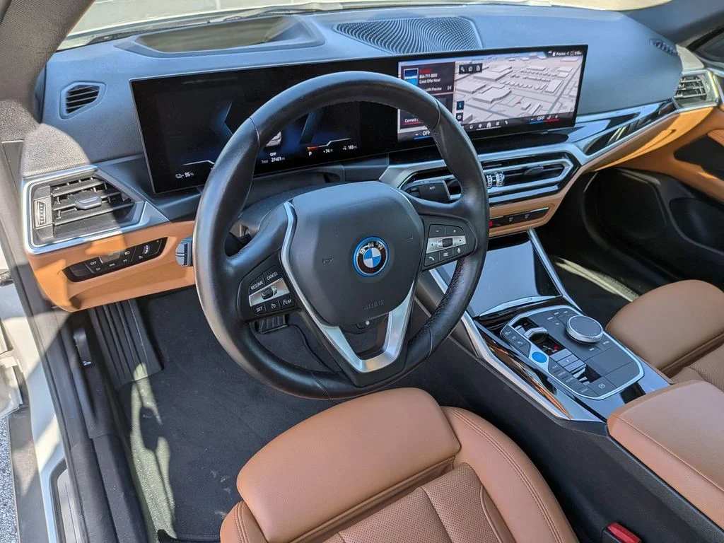 Used 2024 White BMW xDrive40 image 10