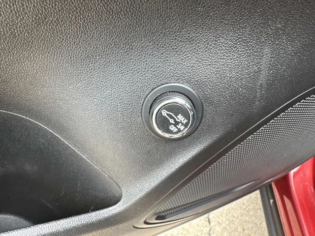 Used 2022 Red Buick Preferred image 47