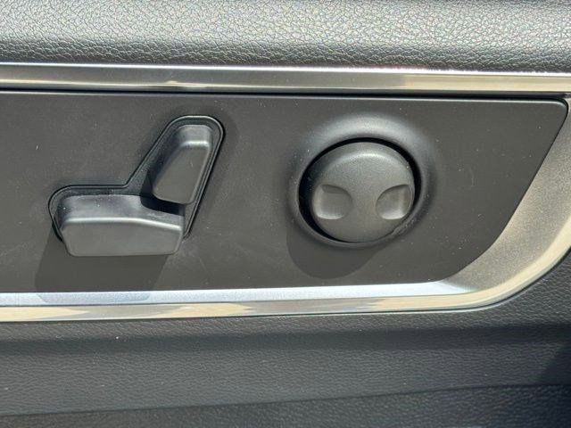 New 2026 Bright White Clear-Coat Exterior Paint RAM Laramie image 12
