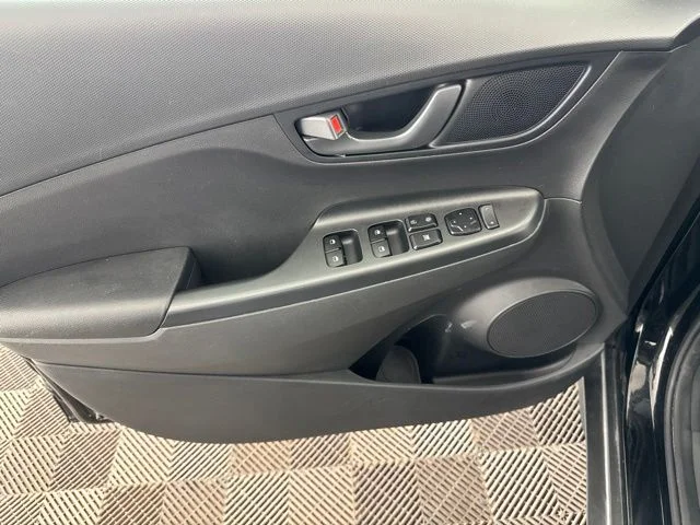 Used 2022 Black Hyundai SEL image 30