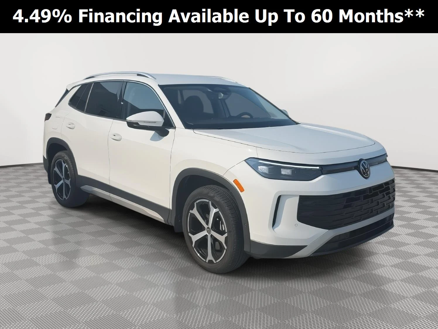 Certified Used 2025 WHITE Volkswagen SE image 1