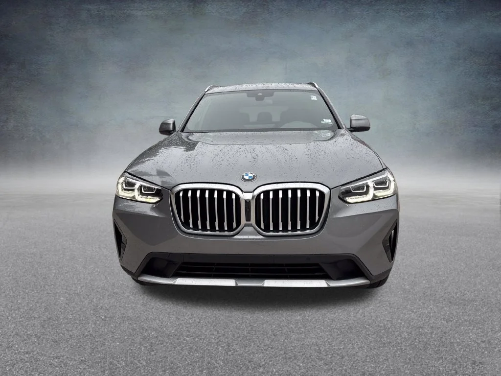Used 2023 Gray BMW xDrive30i image 9