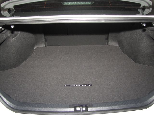 Used 2025 White Toyota  image 17