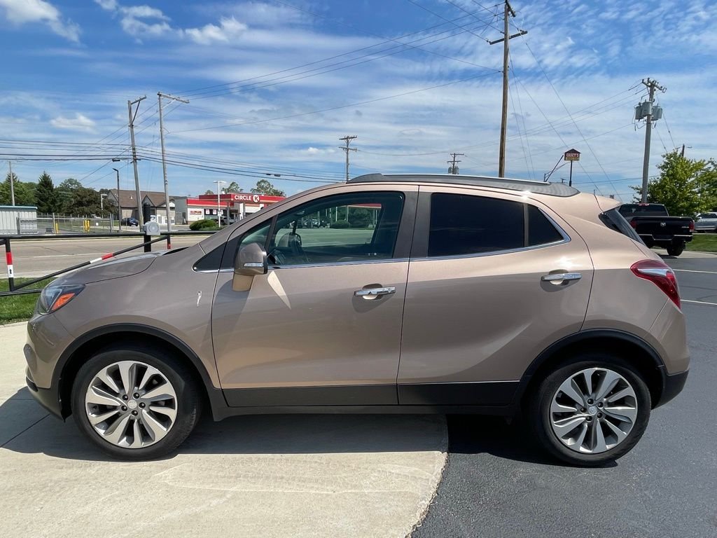 Used 2019 Coppertino Metallic Buick Preferred image 3