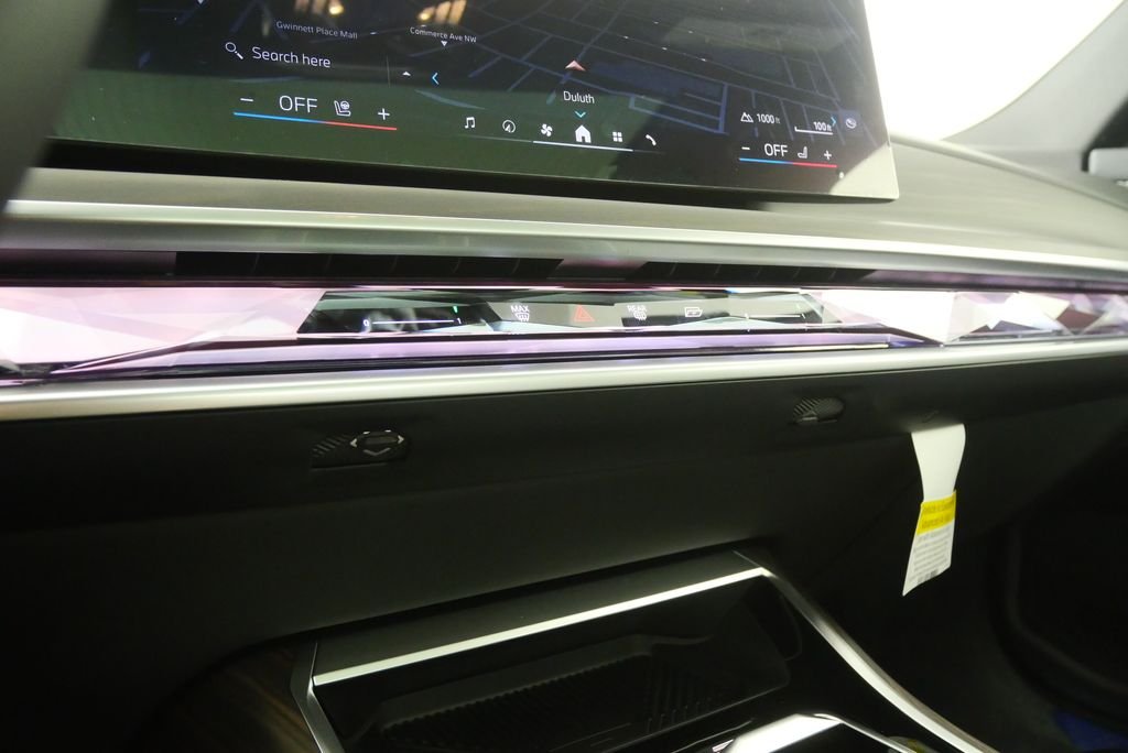 2026 BMW 7 Series 750e - Photo 25