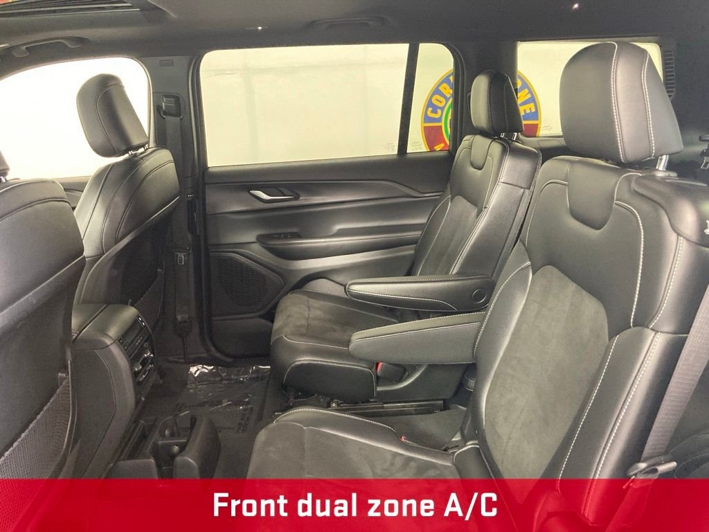 Used 2023 Black Jeep Altitude image 18