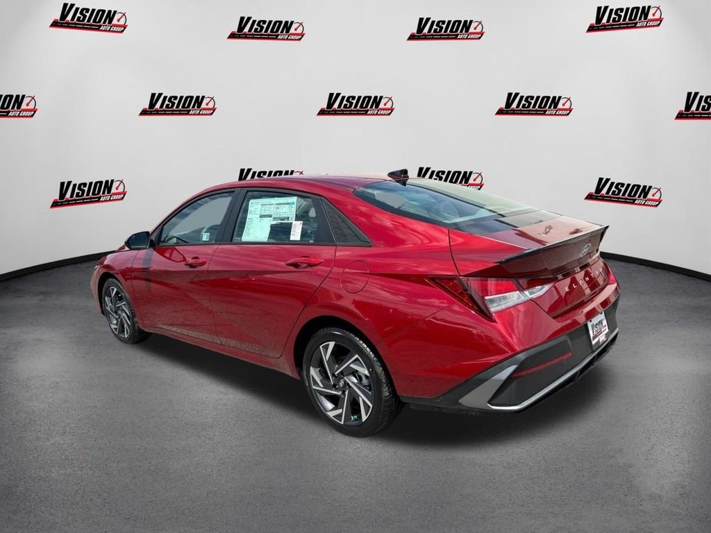 Used 2025 Red Hyundai SEL Sport image 7
