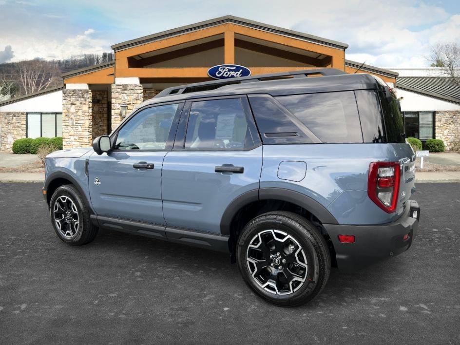New 2026 Azure Gray Metallic Tri-Coat Ford Outer Banks® image 6