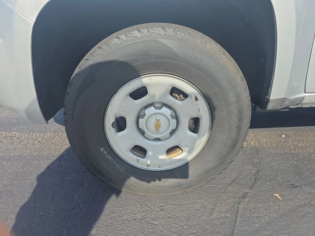 Used 2019 Silver Ice Metallic Chevrolet Work Truck image 28