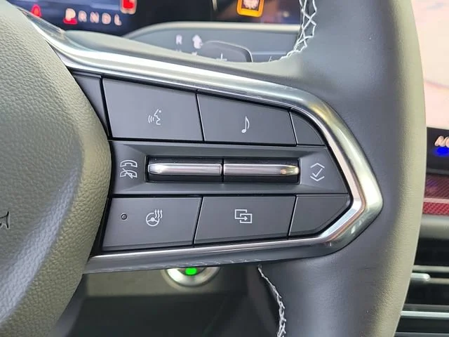 New 2026 Mosaic Black Metallic Chevrolet Z71 image 25