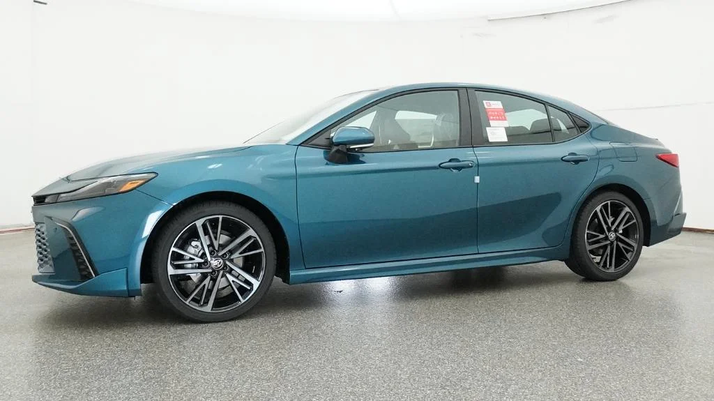 View vehicle photo 5