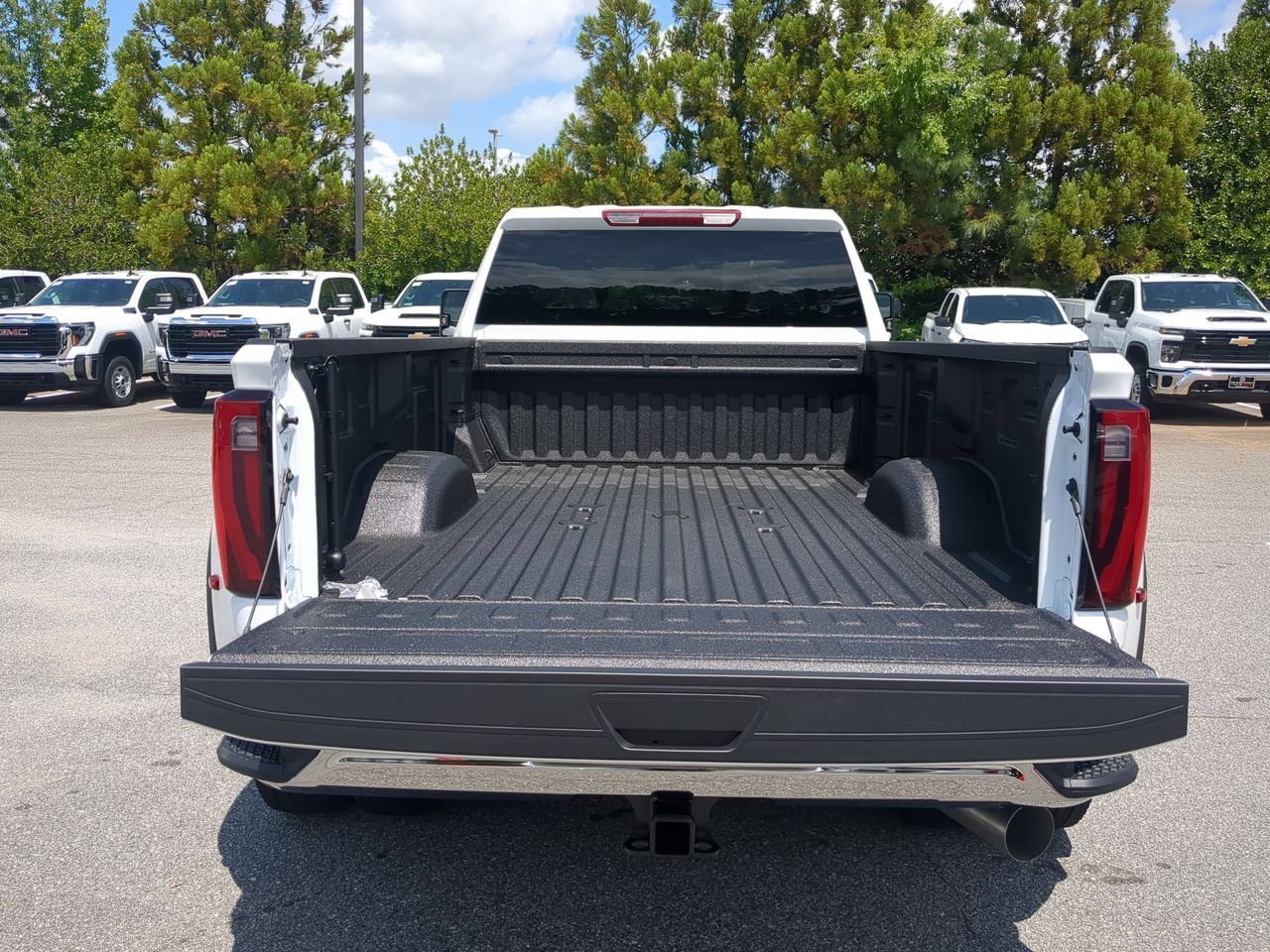 New 2026 Summit White GMC Pro DRW image 24