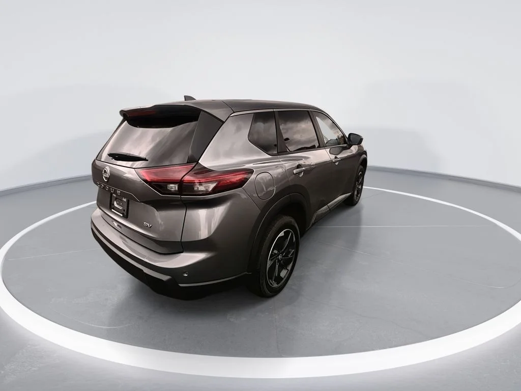 Used 2024 Gray Nissan SV image 8