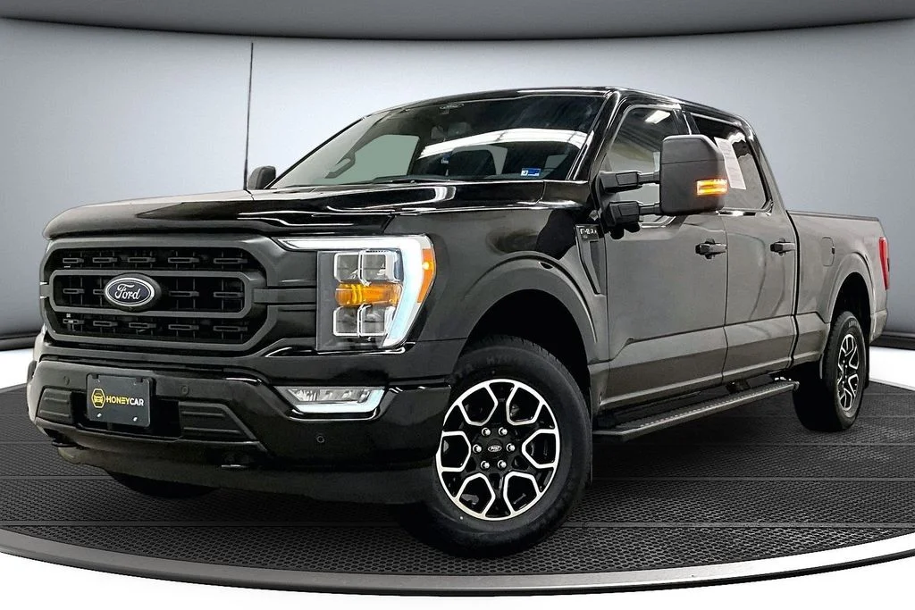 Used 2022 Black Ford XLT image 3