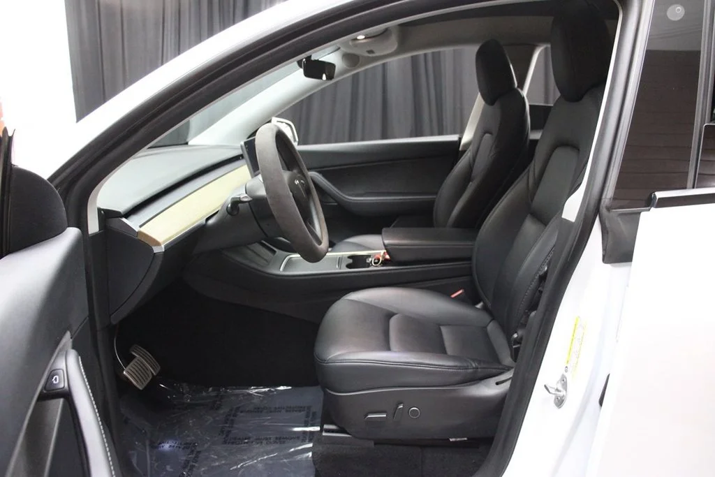 Used 2022 Pearl White Multi-Coat Tesla Performance image 26