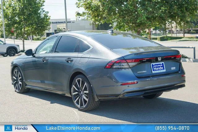 Used 2025 Meteorite Gray Metallic Honda Touring image 11
