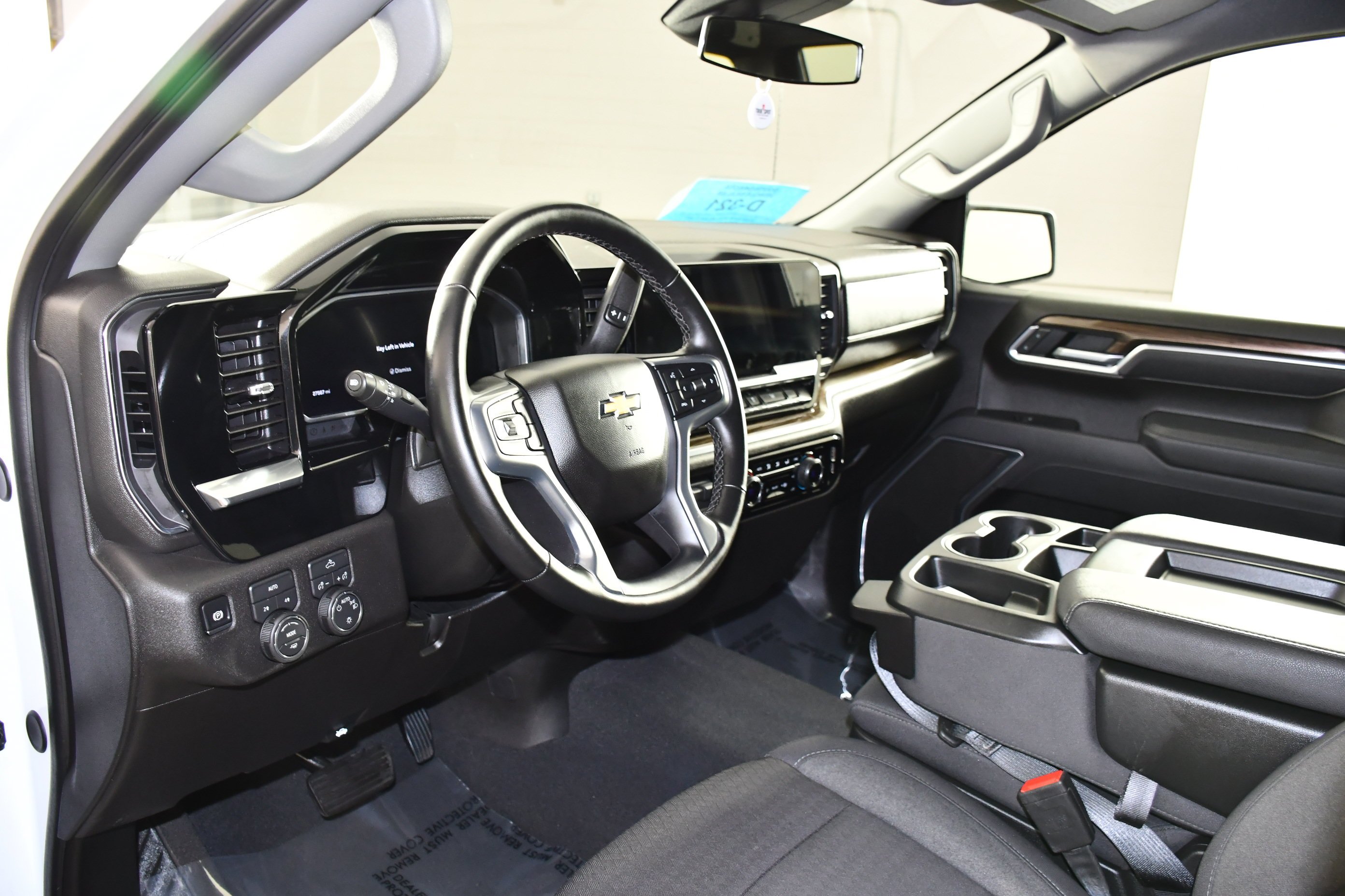 Used 2026 Summit White Chevrolet LT image 2