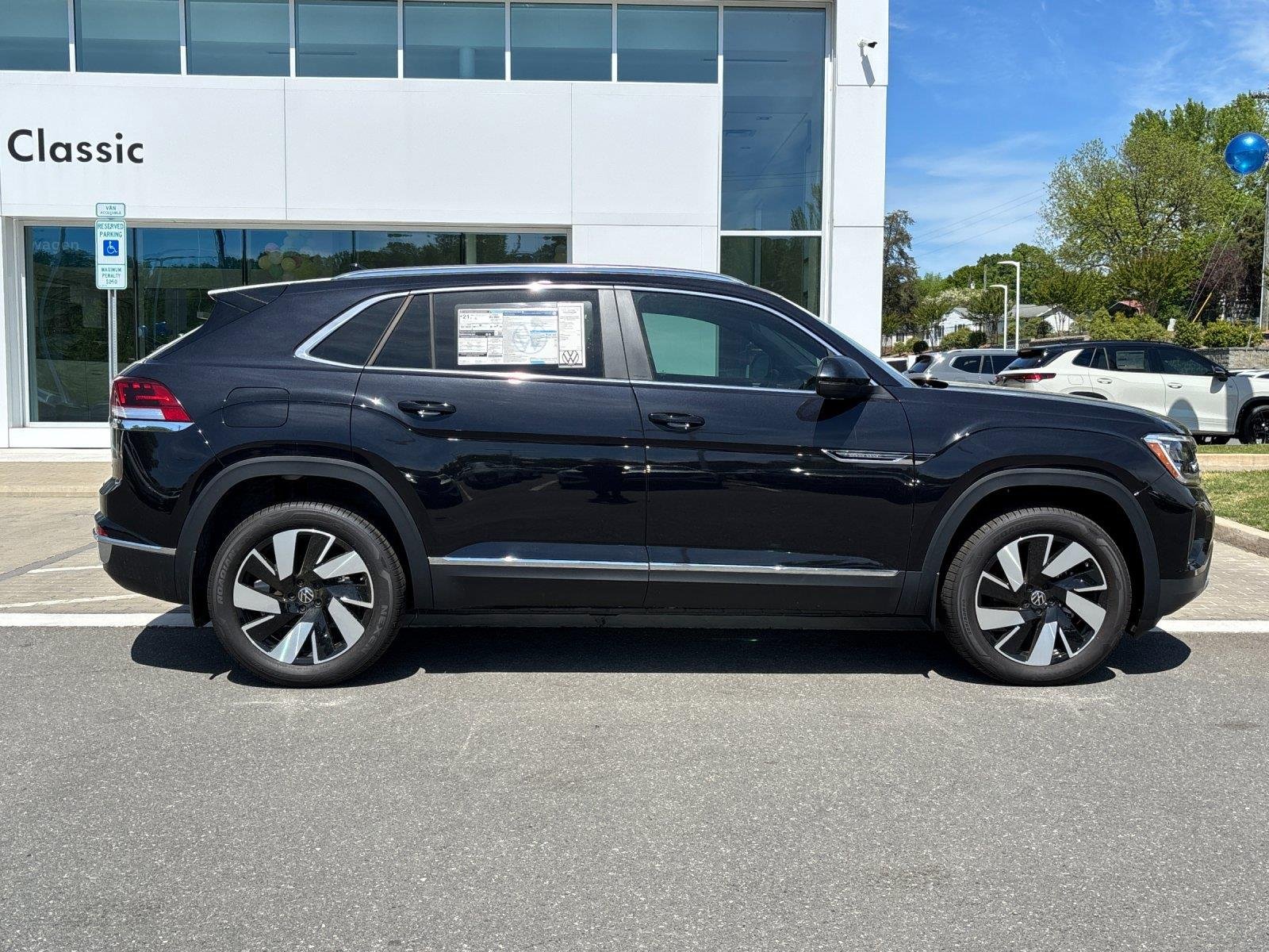 2025 Volkswagen Atlas Cross Sport SEL - Photo 6