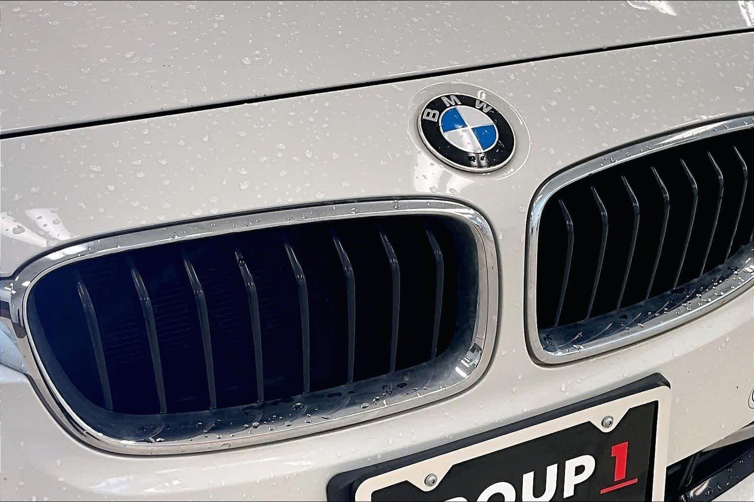 Used 2018 Glacier Silver Metallic BMW 330i image 28