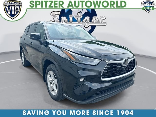 2022 Toyota Highlander LE
