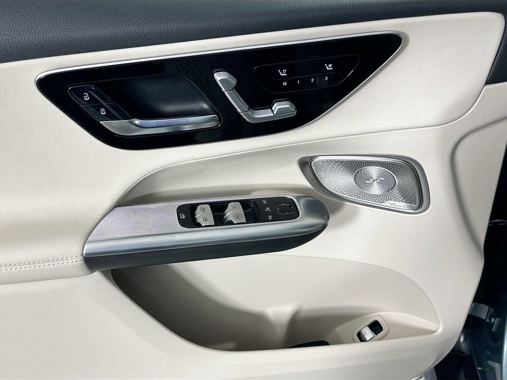 New 2026 Verde Silver Metallic Mercedes-Benz GLC 300 image 52