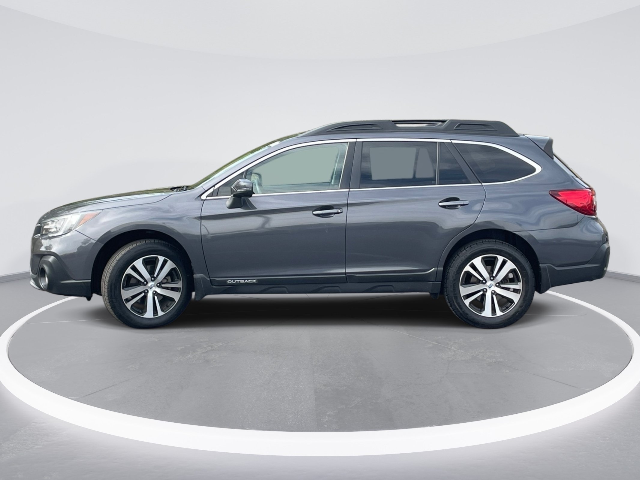 Used 2019 Magnetite Gray Metallic Subaru Limited image 4