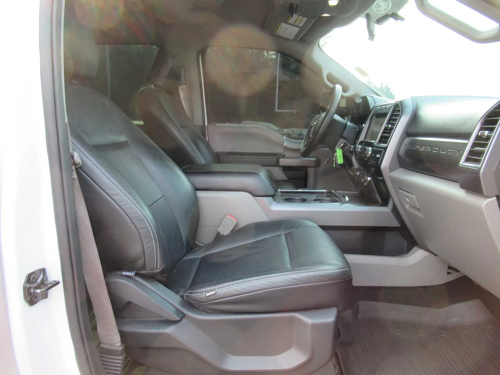 Used 2019 Oxford White Ford XLT image 17