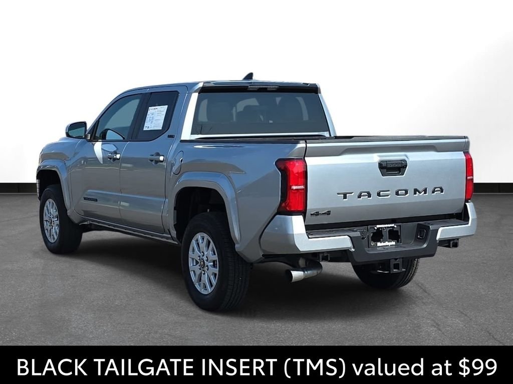 2025 Toyota Tacoma SR5 - Photo 8