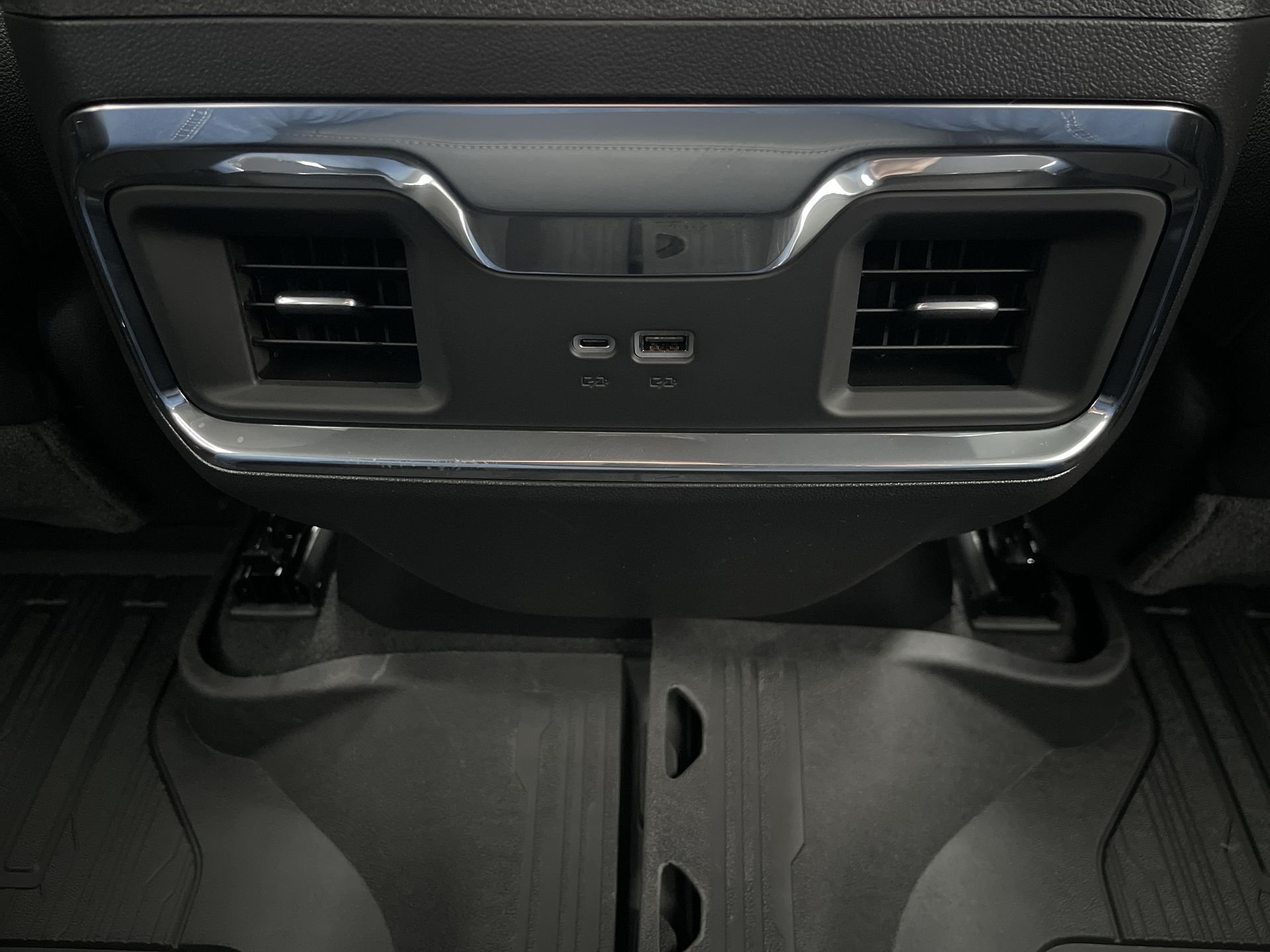 New 2026 Onyx Black GMC Elevation image 57