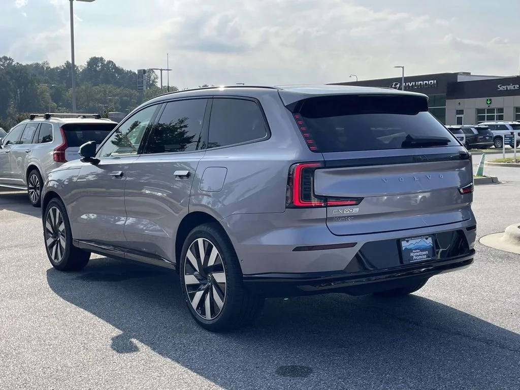 New 2026 Aurora Silver Volvo Ultra image 27