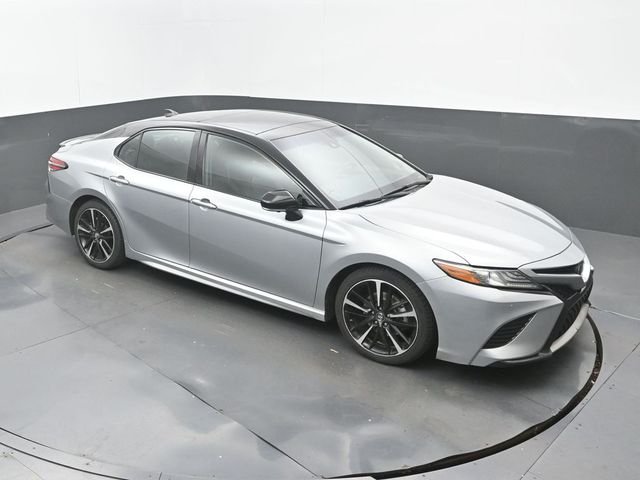 Used 2019 Midnight Black Metallic Toyota XSE V6 image 13