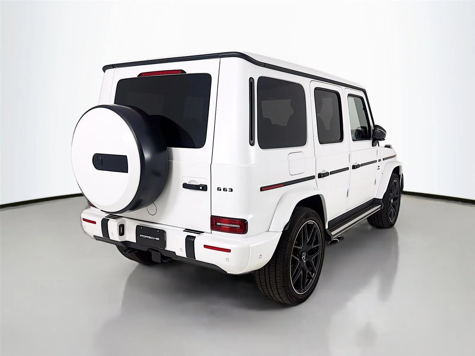 Used 2024 MANUFAKTUR Moonlight White Magno Mercedes-Benz AMG® G 63 image 24
