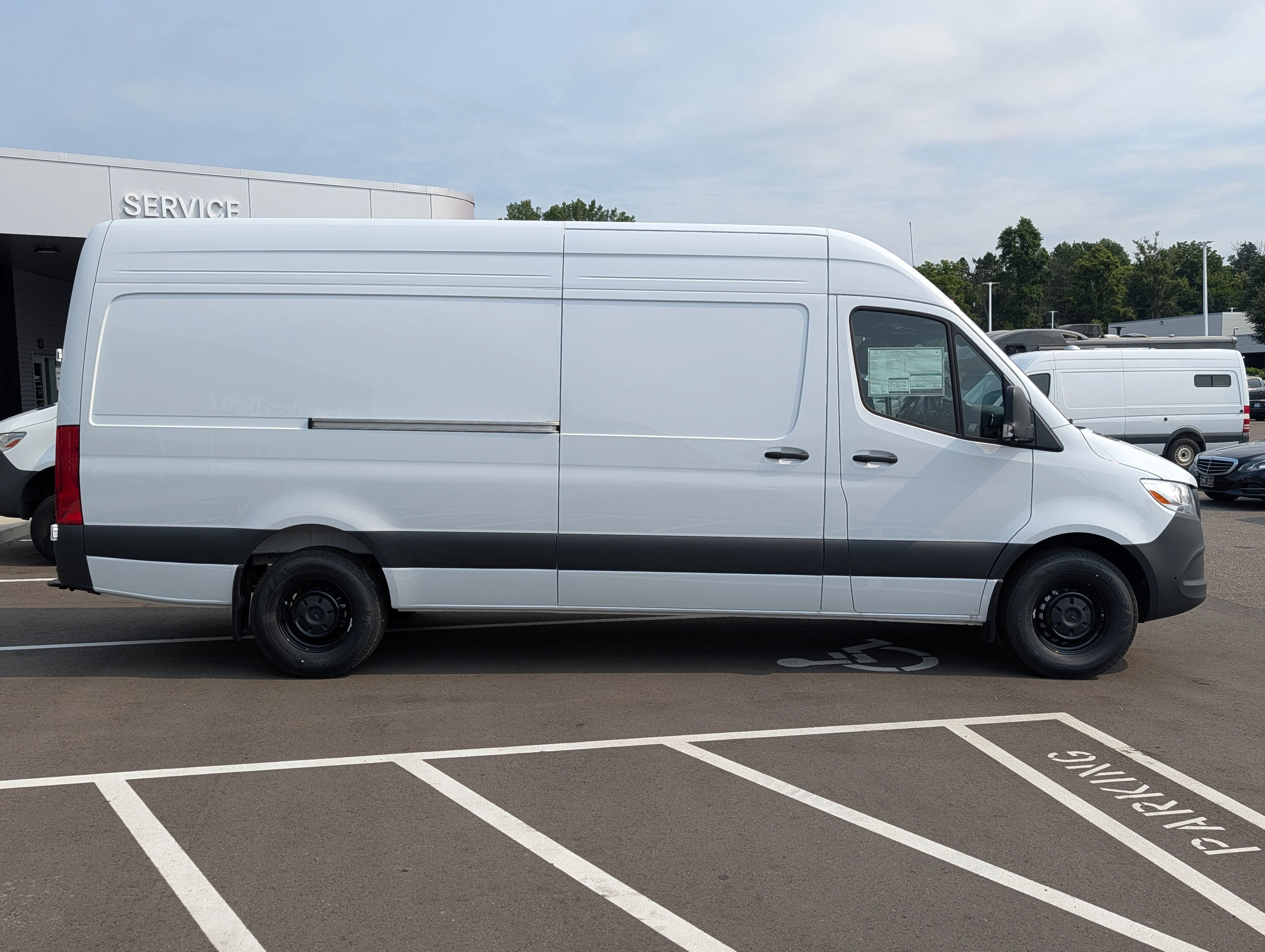 New 2026 Arctic+White Mercedes-Benz 2500 High Roof I4 Diesel 170 RWD image 2