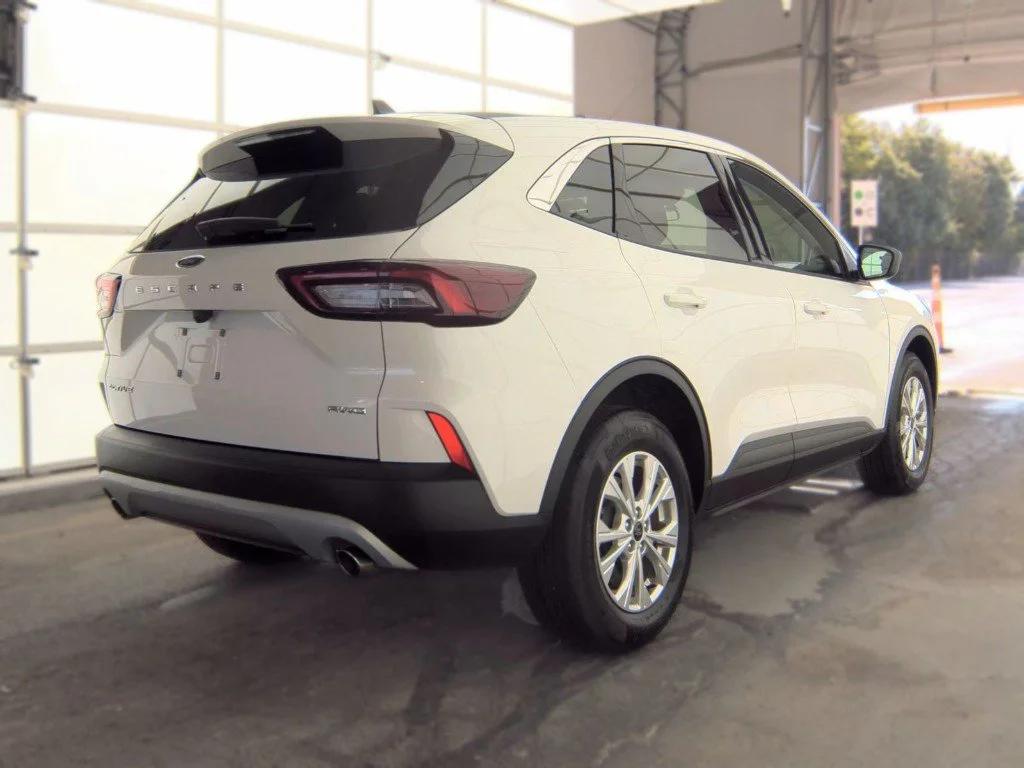 Used 2023 White Ford Active image 5
