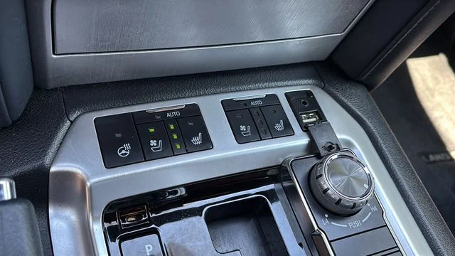 Used 2017 Black Toyota Base image 37