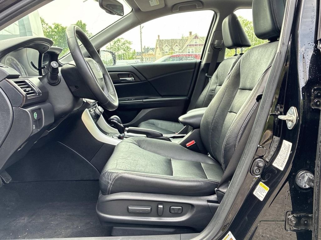 Used 2015  Honda EX-L image 20