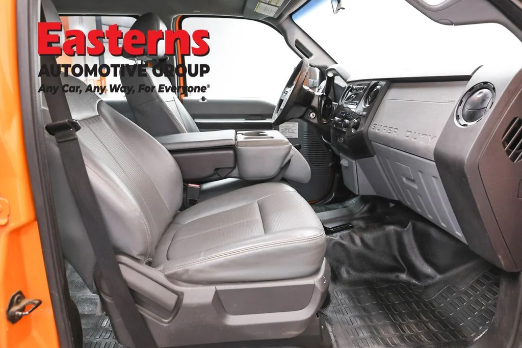 Used 2016 White Ford XL image 25