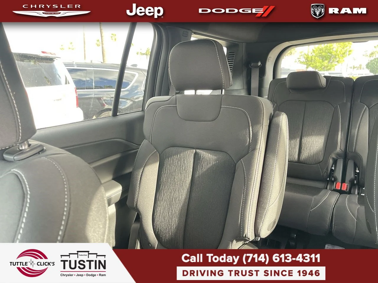 New 2027 Sting-Gray Clear-Coat Paint Jeep Laredo X image 4
