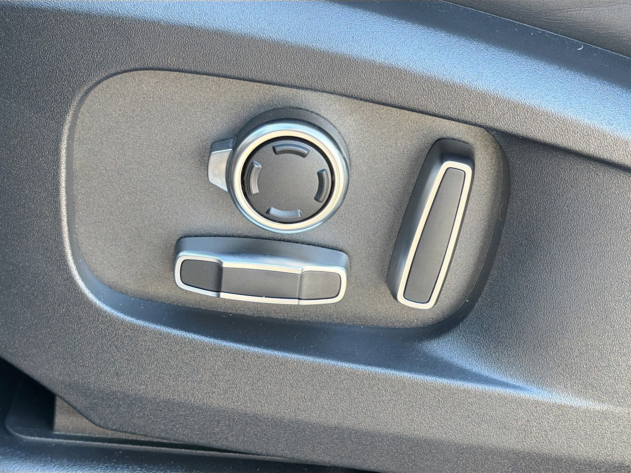 New 2026 Gondwana Stone Land Rover S image 24