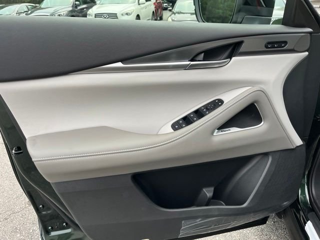 New 2027 Deep Emerald INFINITI Luxe AWD image 10
