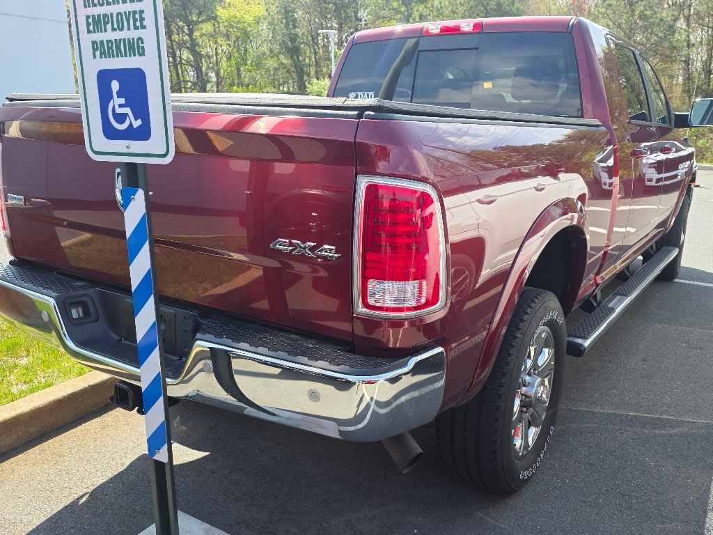 Used 2018 Delmonico Red Pearl Coat Ram Laramie image 3