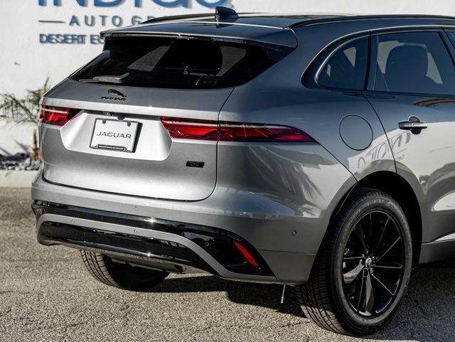 New 2026 Eiger Grey JAGUAR P250 R-DYNAMIC S image 7