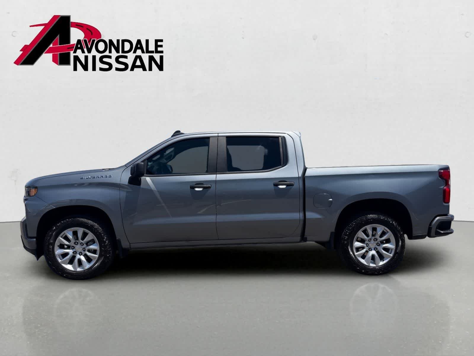 Used 2020 Satin Steel Metallic Chevrolet Custom image 3