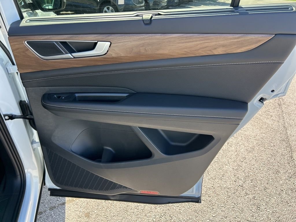 2026 Volkswagen Atlas SE w/Tech - Photo 41