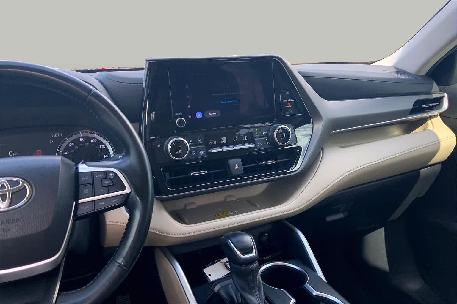 Pre-Owned 2023 Toyota Highlander XLE