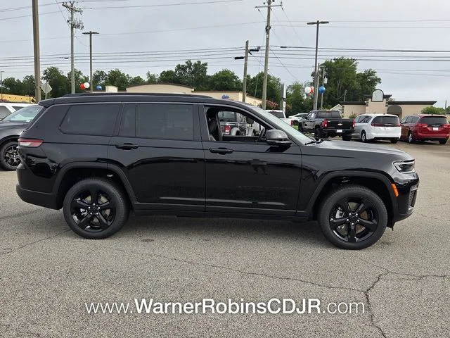 New 2026 Diamond Black Crystal Pearl-Coat Exterior Paint Jeep Limited image 15