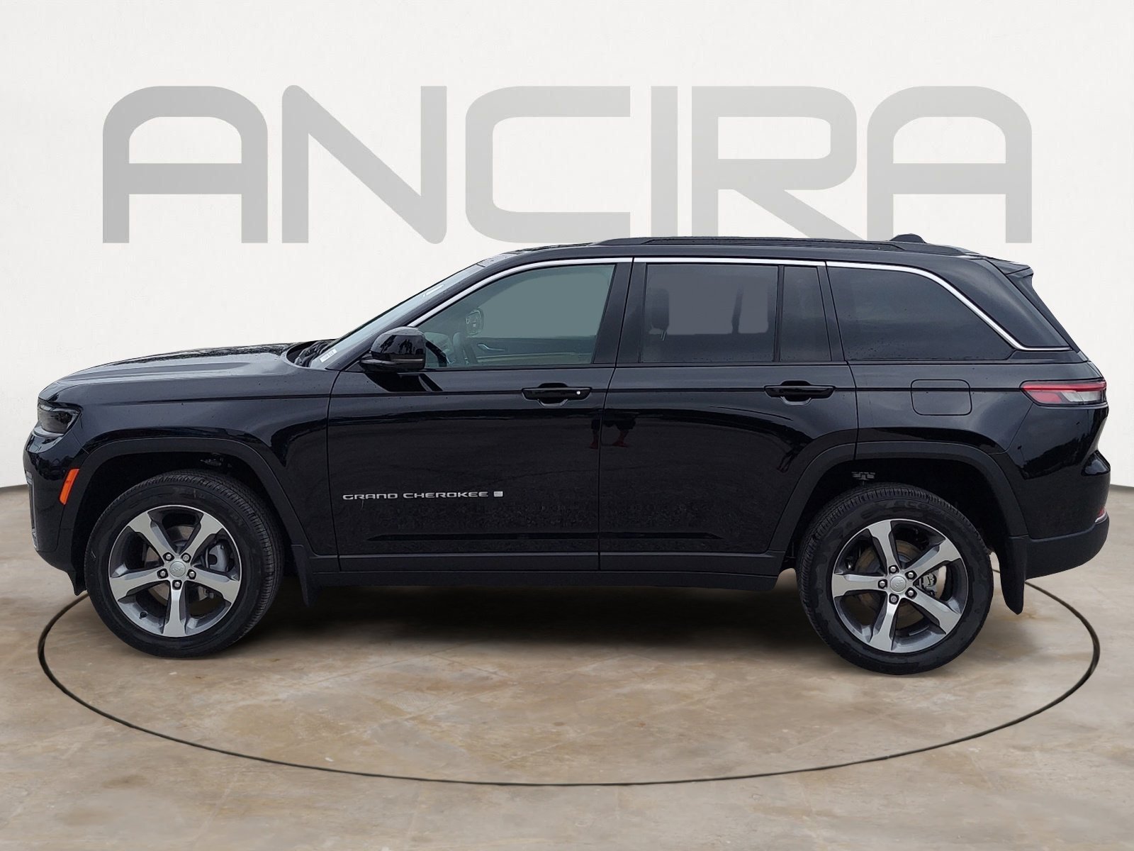 New 2026 Diamond Black Crystal Pearlcoat Jeep Limited image 7