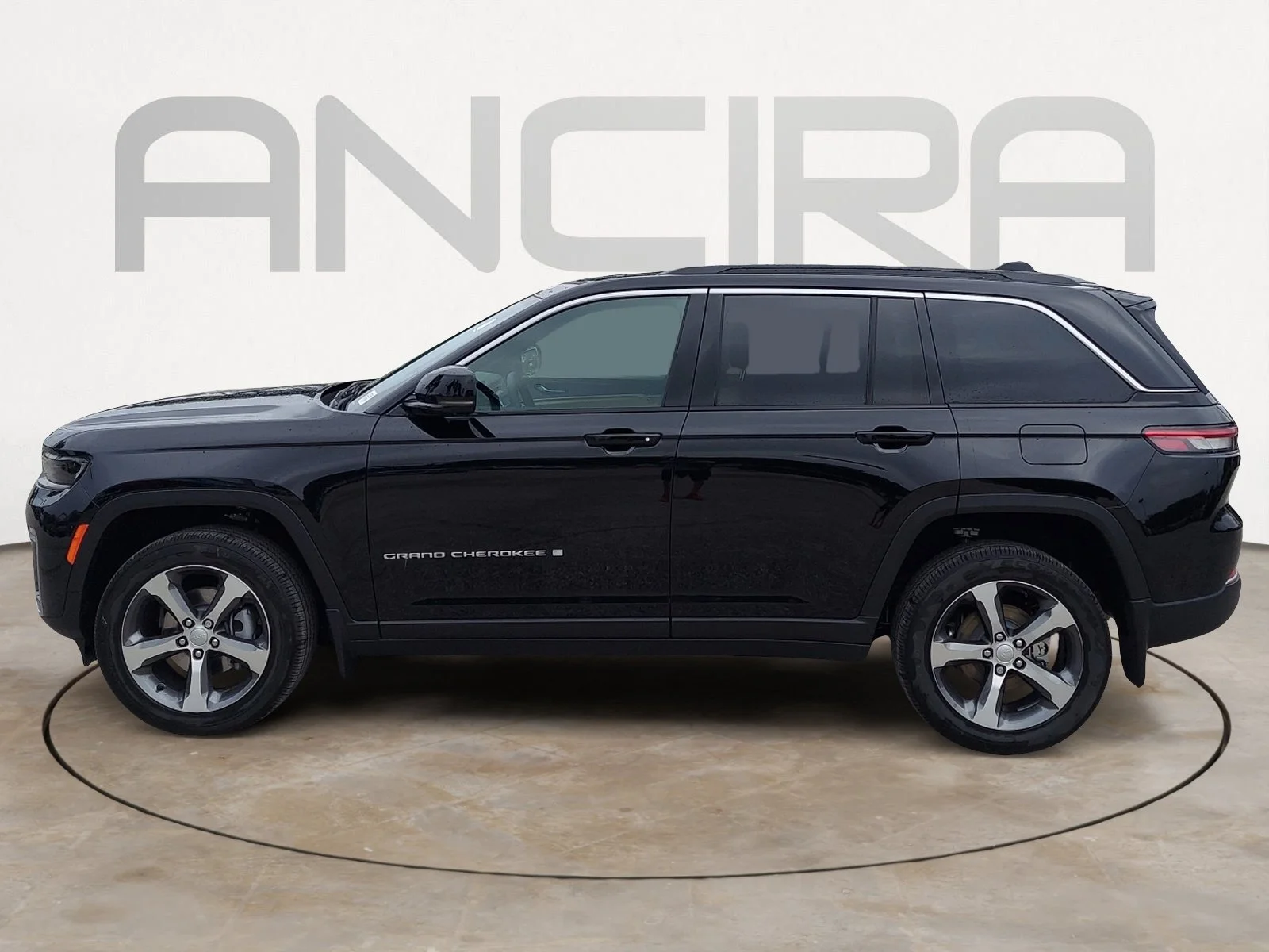 New 2026 Diamond Black Crystal Pearlcoat Jeep Limited image 7