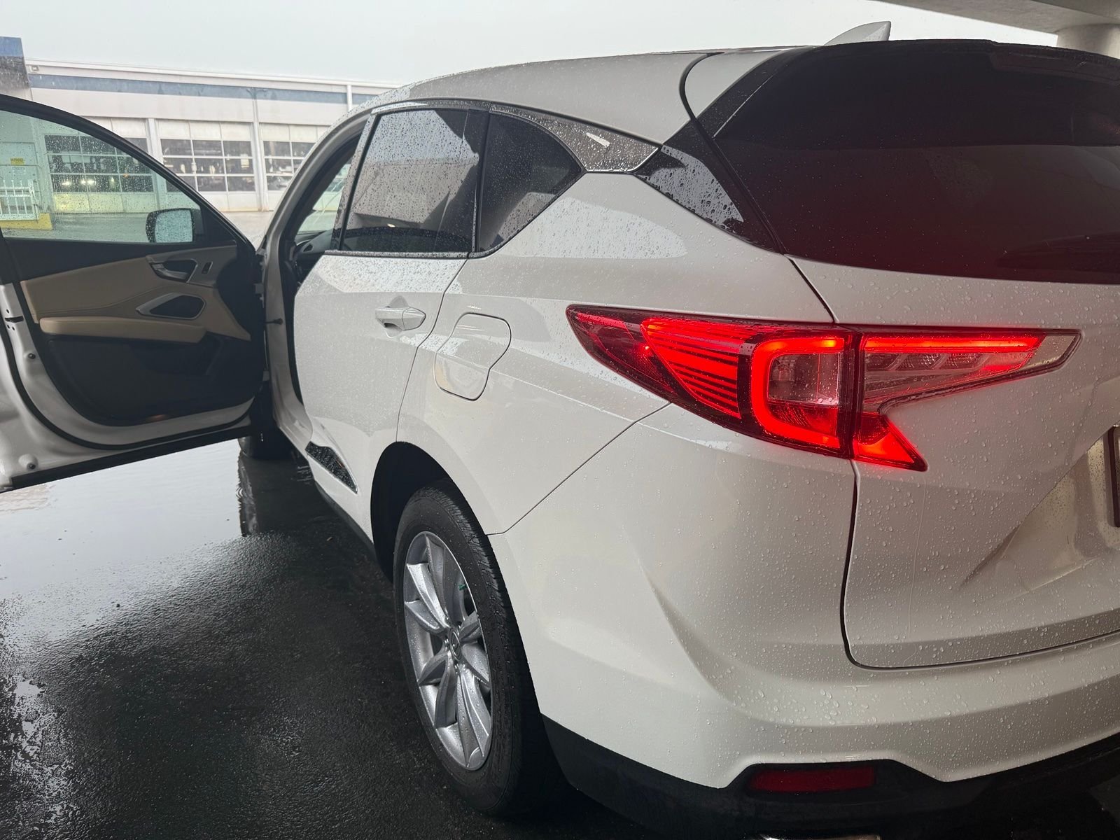 Used 2024 Platinum White Pearl Acura Base image 4